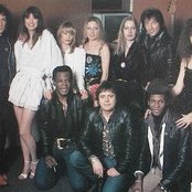 Les Humphries Singers - List pictures