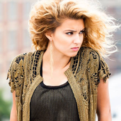 Tori Kelly - List pictures