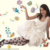 Faryl Smith - List pictures