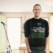 Chad Vangaalen - List pictures