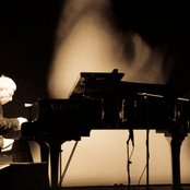 Harold Budd - List pictures