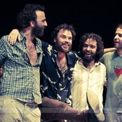 Los Hermanos - List pictures