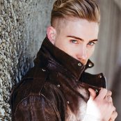 Bobby Newberry - List pictures