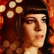 Terra Naomi - List pictures