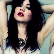 Laura Carbone - List pictures