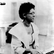 Shirley Scott - List pictures