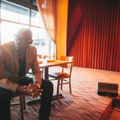 Brian Owens - List pictures