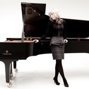 Sarah Mckenzie - List pictures