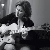 Rebecca Martin - List pictures