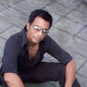 John Secada - List pictures