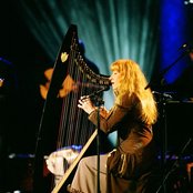 Loreena Mckennitt - List pictures