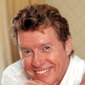 Michael Crawford - List pictures
