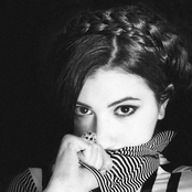 Alex Winston - List pictures