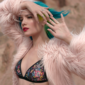 Halsey - List pictures