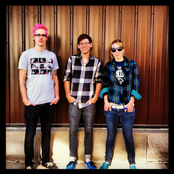 Charlie Siren - List pictures