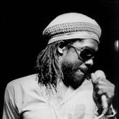 Peter Tosh - List pictures