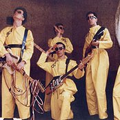Devo - List pictures