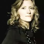 Michelle Malone - List pictures