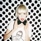 Agyness Deyn - List pictures
