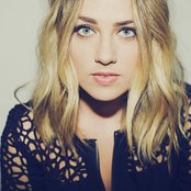 Chelsea Lankes - List pictures