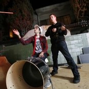 No Age - List pictures