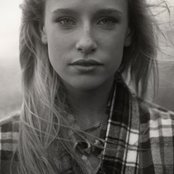 Billie Marten - List pictures