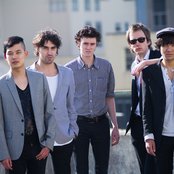 Little Red - List pictures