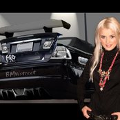 Mika Newton - List pictures