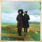 Ibeyi - List pictures
