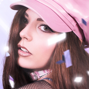 Hannah Diamond - List pictures