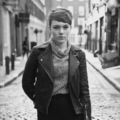 Chloe Howl - List pictures
