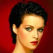 Easton Sheena - List pictures