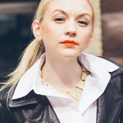 Emily Kinney - List pictures