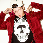 T. Mills - List pictures