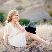 Kira Stone - List pictures