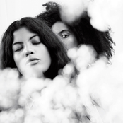Ibeyi - List pictures