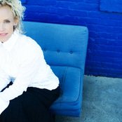 Hilary Weeks - List pictures