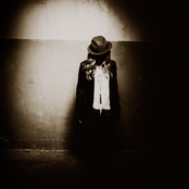 Zz Ward - List pictures