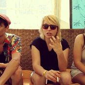 Hyphen Hyphen - List pictures