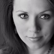 Julie Reeves - List pictures