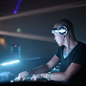 Headhunterz - List pictures