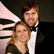 Laura Story - List pictures