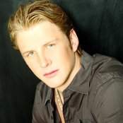 Alexander Acha - List pictures