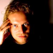 Tal Bachman - List pictures