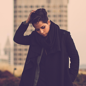 Vicci Martinez - List pictures