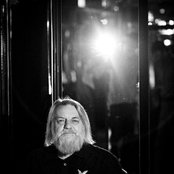 Robert Wyatt - List pictures