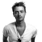 Ry Cuming - List pictures