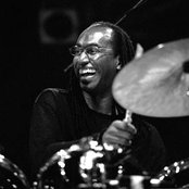 Omar Hakim - List pictures