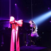 Dami Im - List pictures