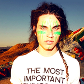 Samuel Larsen - List pictures